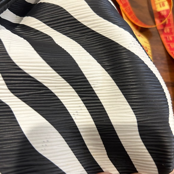 Got Zebra print clutch! - Picture 14 of 17